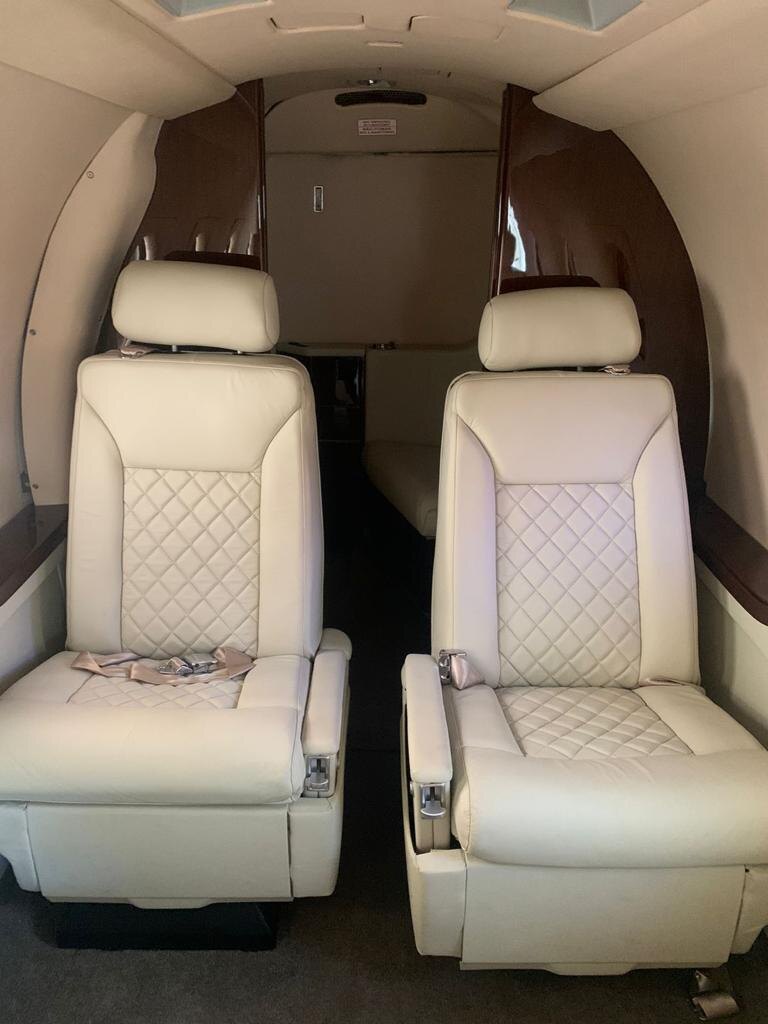Cabine traseira do Hawker 400A